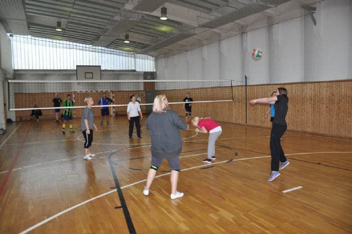 Volleyball in Turnhalle