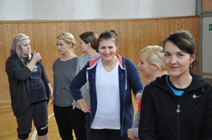 Volleyball in Turnhalle