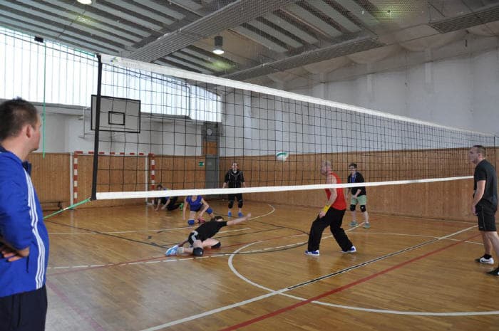 Volleyball in Turnhalle
