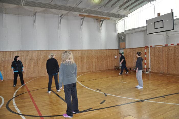 Volleyball in Turnhalle